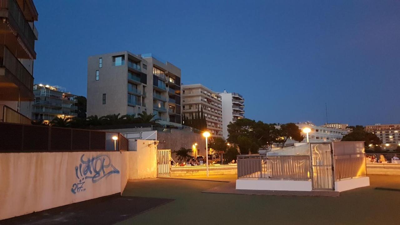 Apartment Center Salou Near Port Aventura Exteriör bild