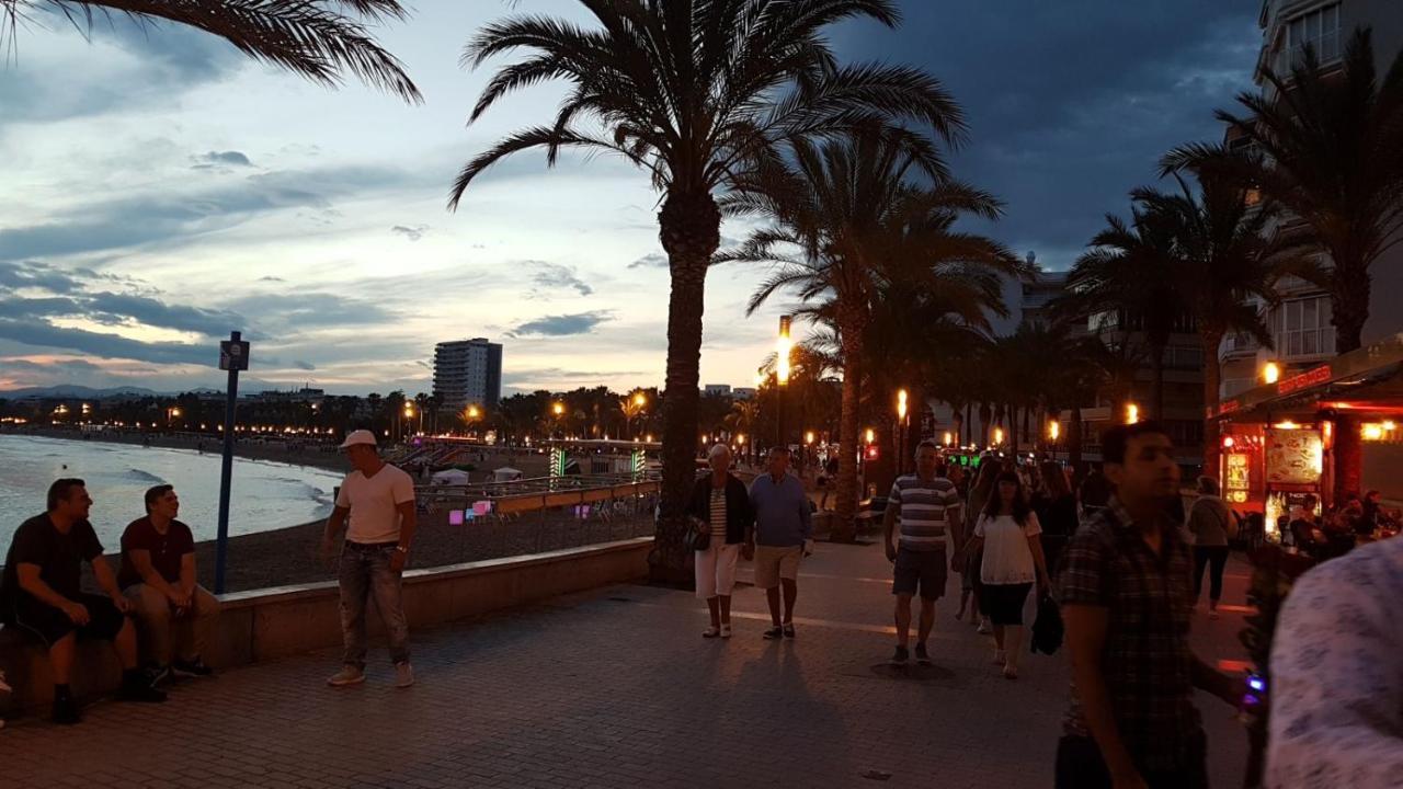 Apartment Center Salou Near Port Aventura Exteriör bild